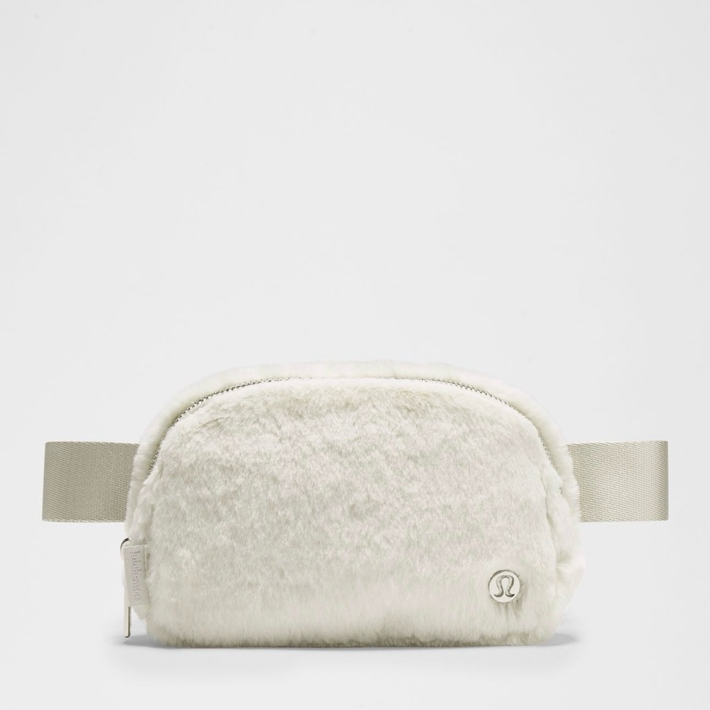 Lululemon Everywhere Belt Bag Plush Fleece Bone Silver NWT - Picture 1 of 9